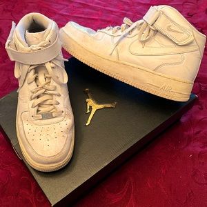 Nike Air Jordan Air Force 1 Mid Men’s size 9